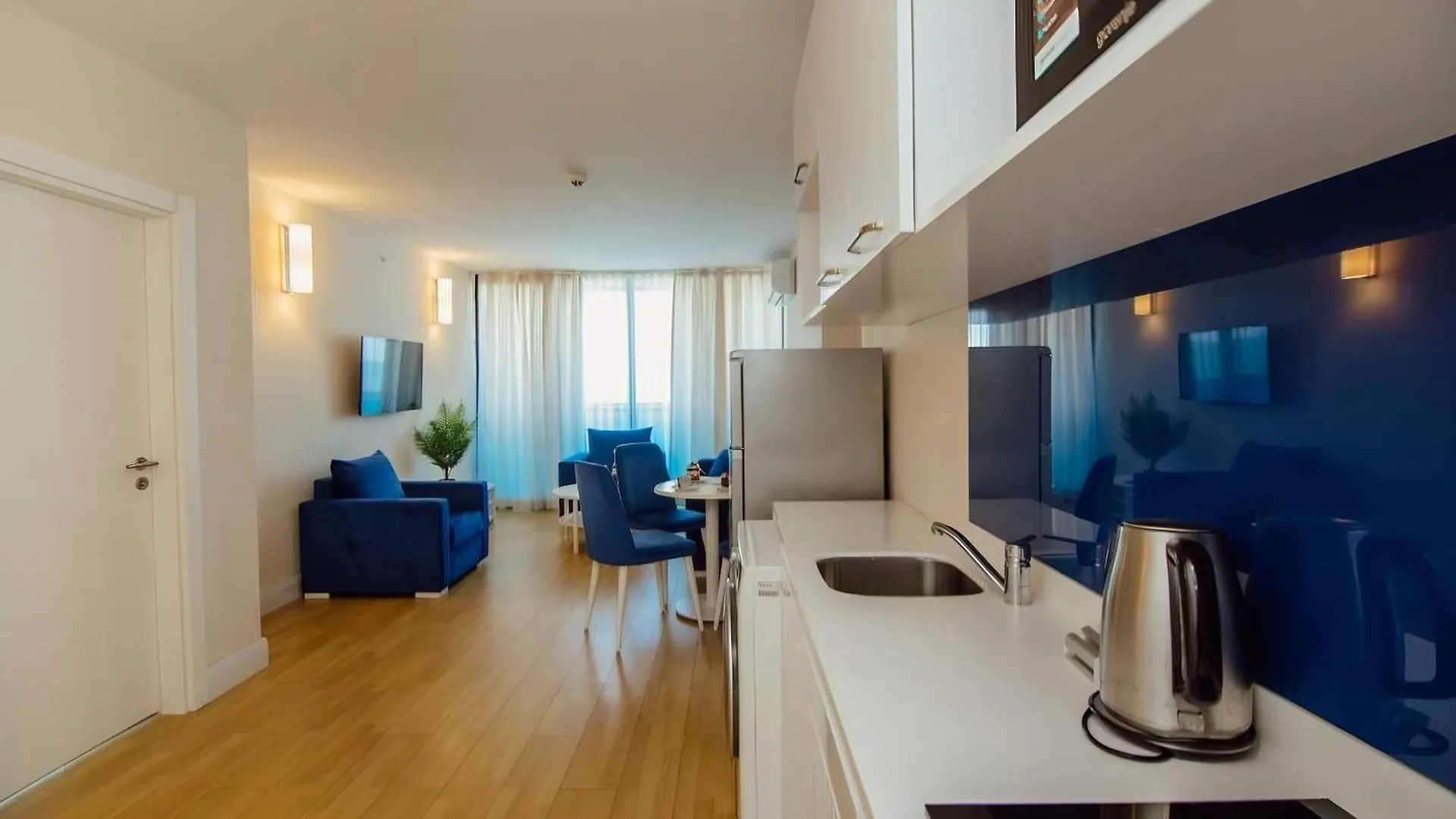 Orbi City Batumi King Vip Black Sea 0*,