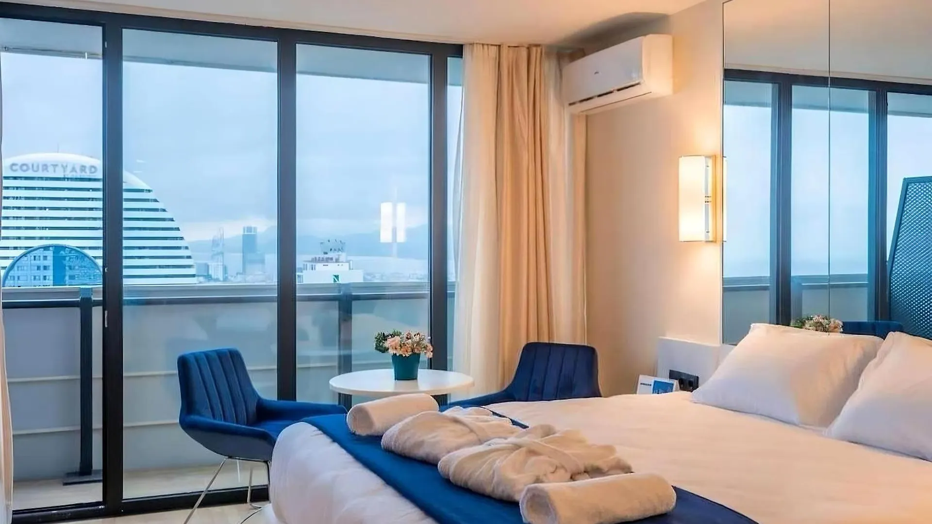 Orbi City Batumi King Vip Black Sea 0*,